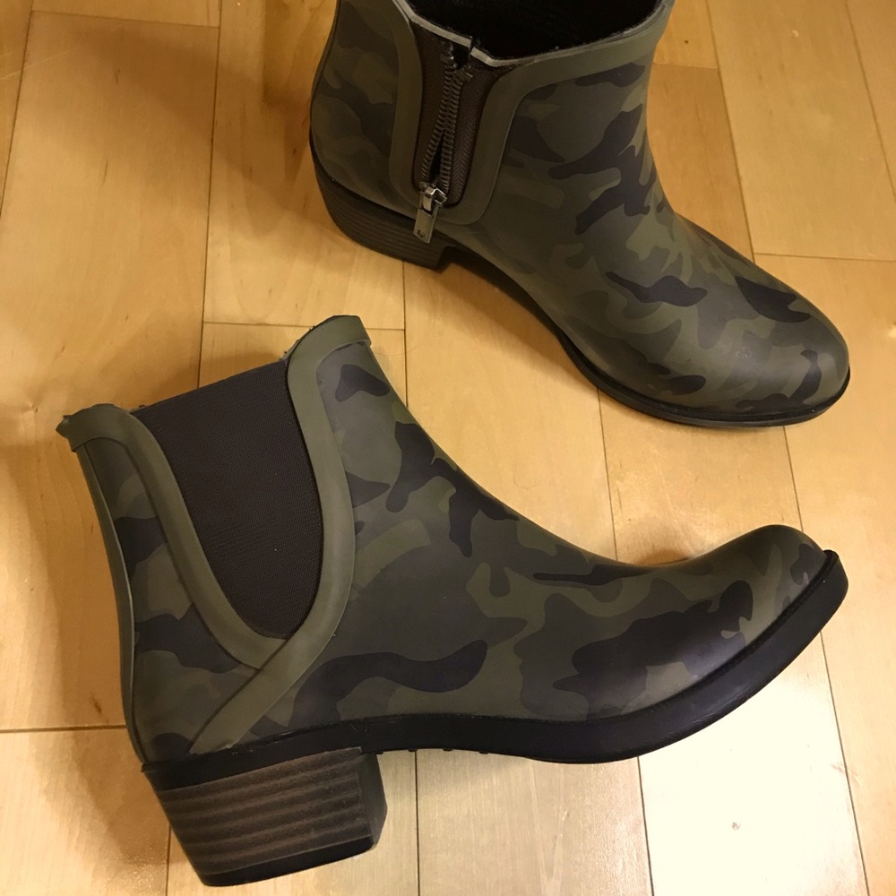 Lucky Brand camo booties